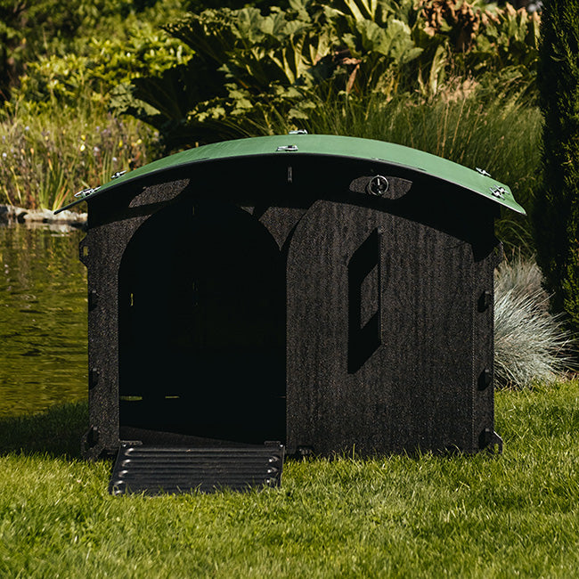 Nestera Duck House, Green and Black